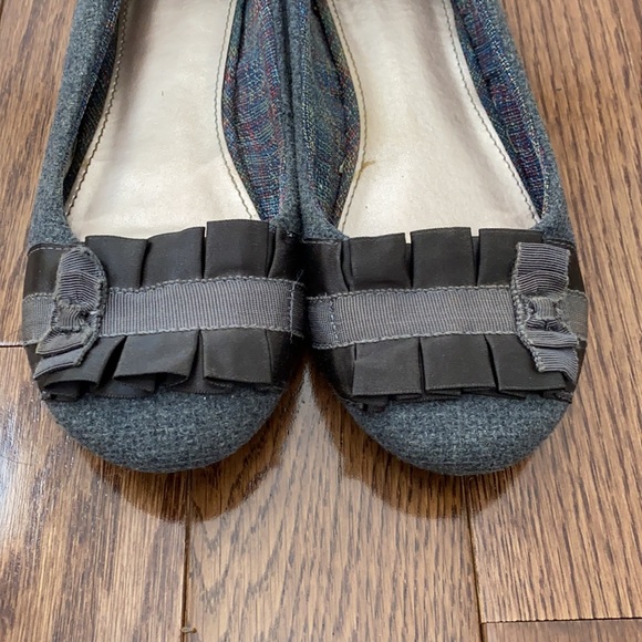 2 for $10- Fergalicious By Fergie Flats, Size 7.5 - Picture 3 of 10